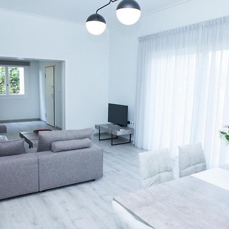 Sunny And Minimal Apt In Glyfada With 3 Bdrm Athen Eksteriør bilde