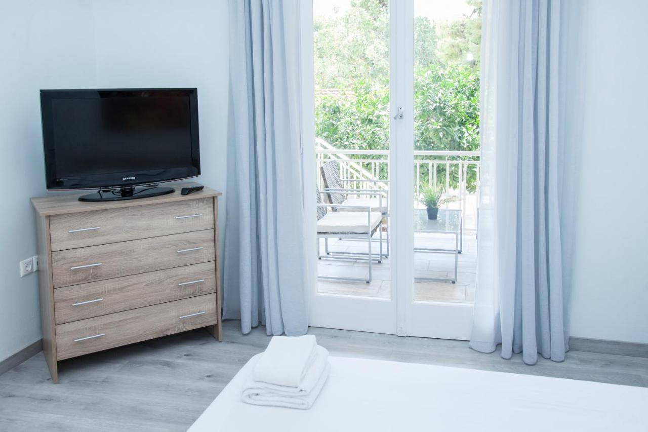 Sunny And Minimal Apt In Glyfada With 3 Bdrm Athen Eksteriør bilde