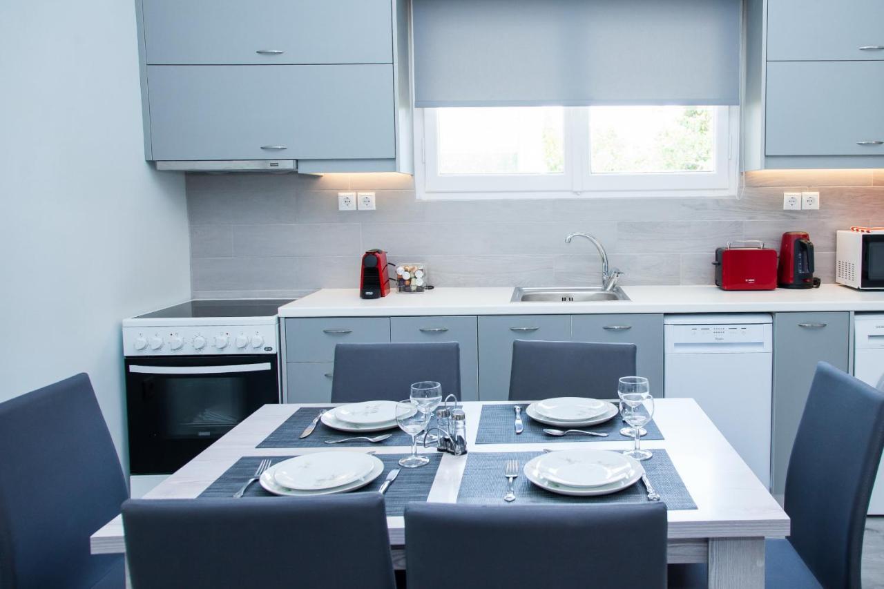 Sunny And Minimal Apt In Glyfada With 3 Bdrm Athen Eksteriør bilde