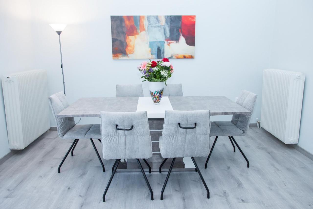 Sunny And Minimal Apt In Glyfada With 3 Bdrm Athen Eksteriør bilde